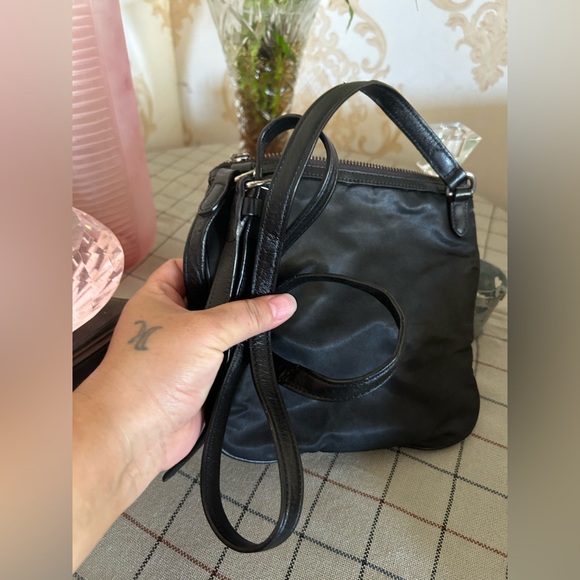 Ralph Lauren sling bag. Unisex. Used gently - Picture 3 of 14